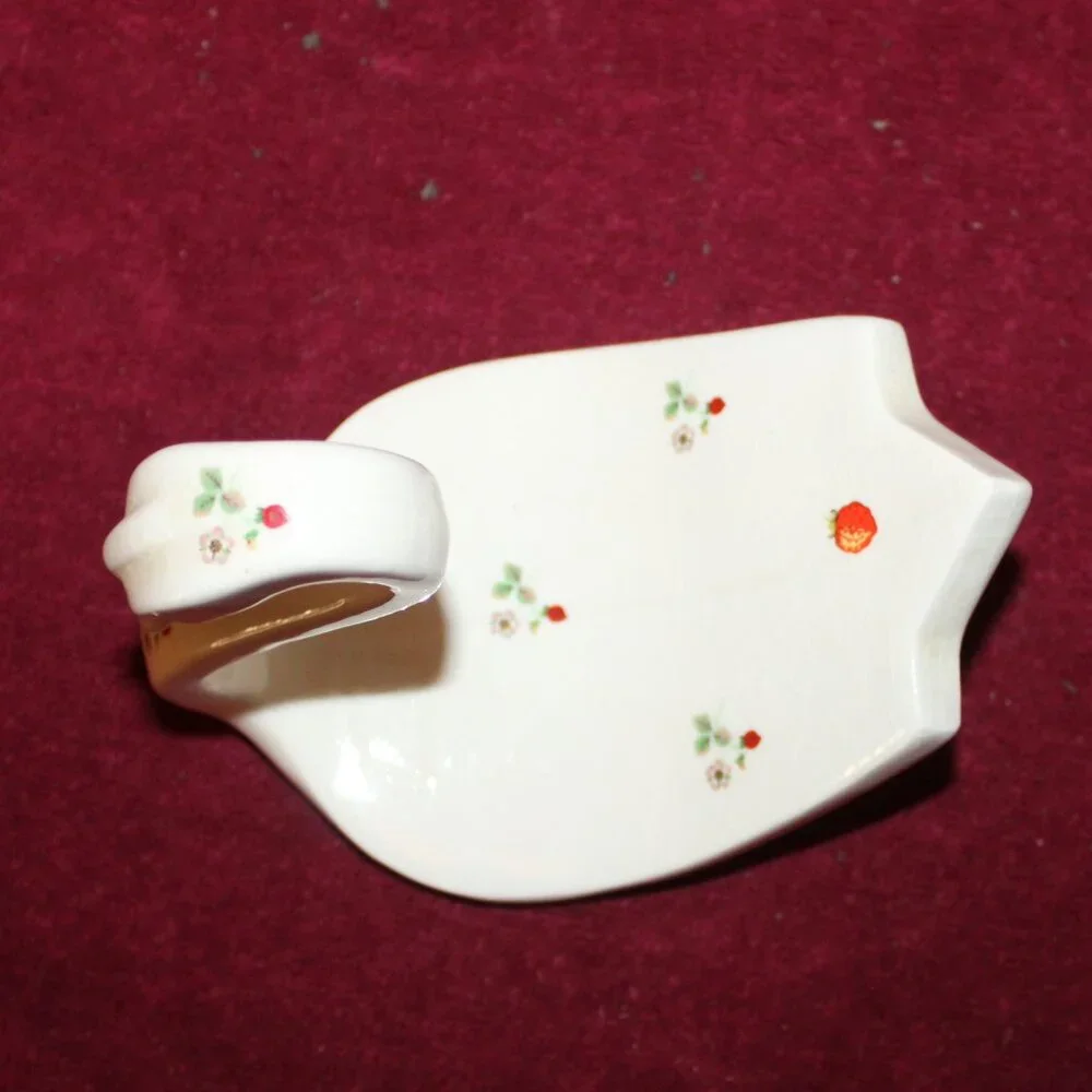 VINTAGE 86 Ceramic Glazed Swan Floral Towel Holder 6”